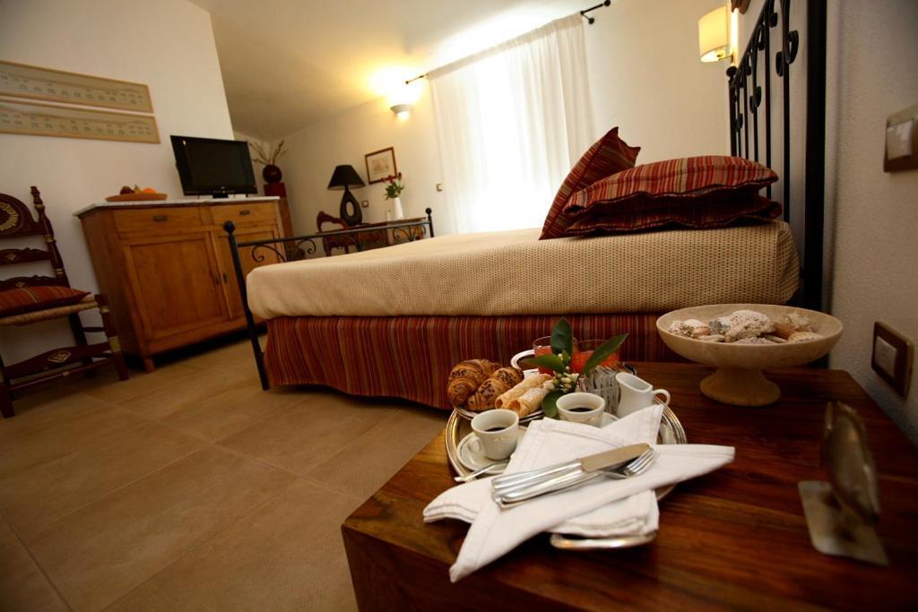 Hotel Villa Pimpina Carloforte  Room photo